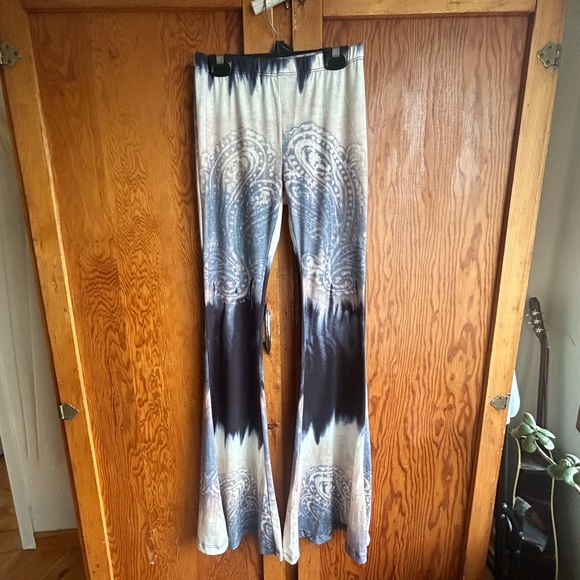 Ombré + Paisley Bells - Picture 3 of 5